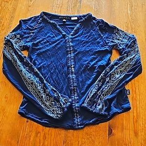 Girls long sleeve shirt with lots of sleeve detail